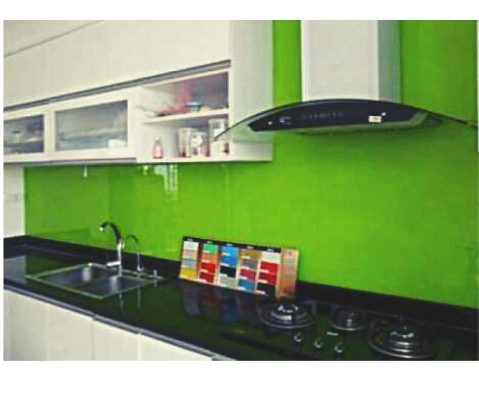 Kính ốp bếp màu xanh cốm