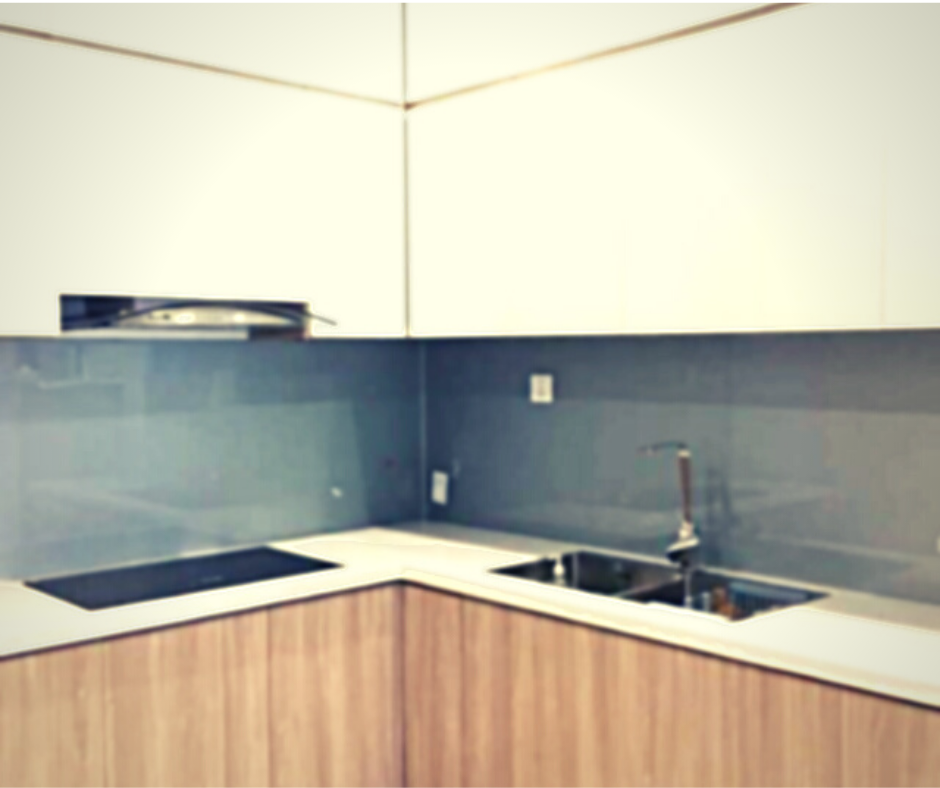 Kính ốp bếp màu xanh lơ